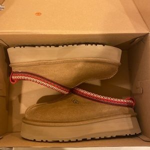 UGG TAZZ SLIPPERS- chestnut size 9
